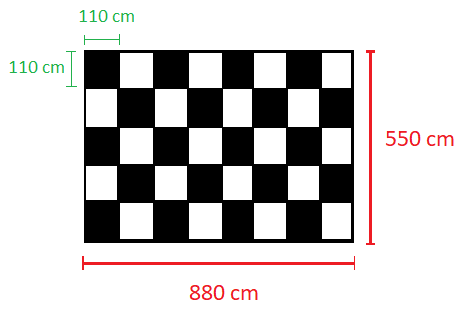 Diagrama da parede quadriculada com 880 cm de largura, 550 cm de altura e 110 cm de lado de cada quadrado