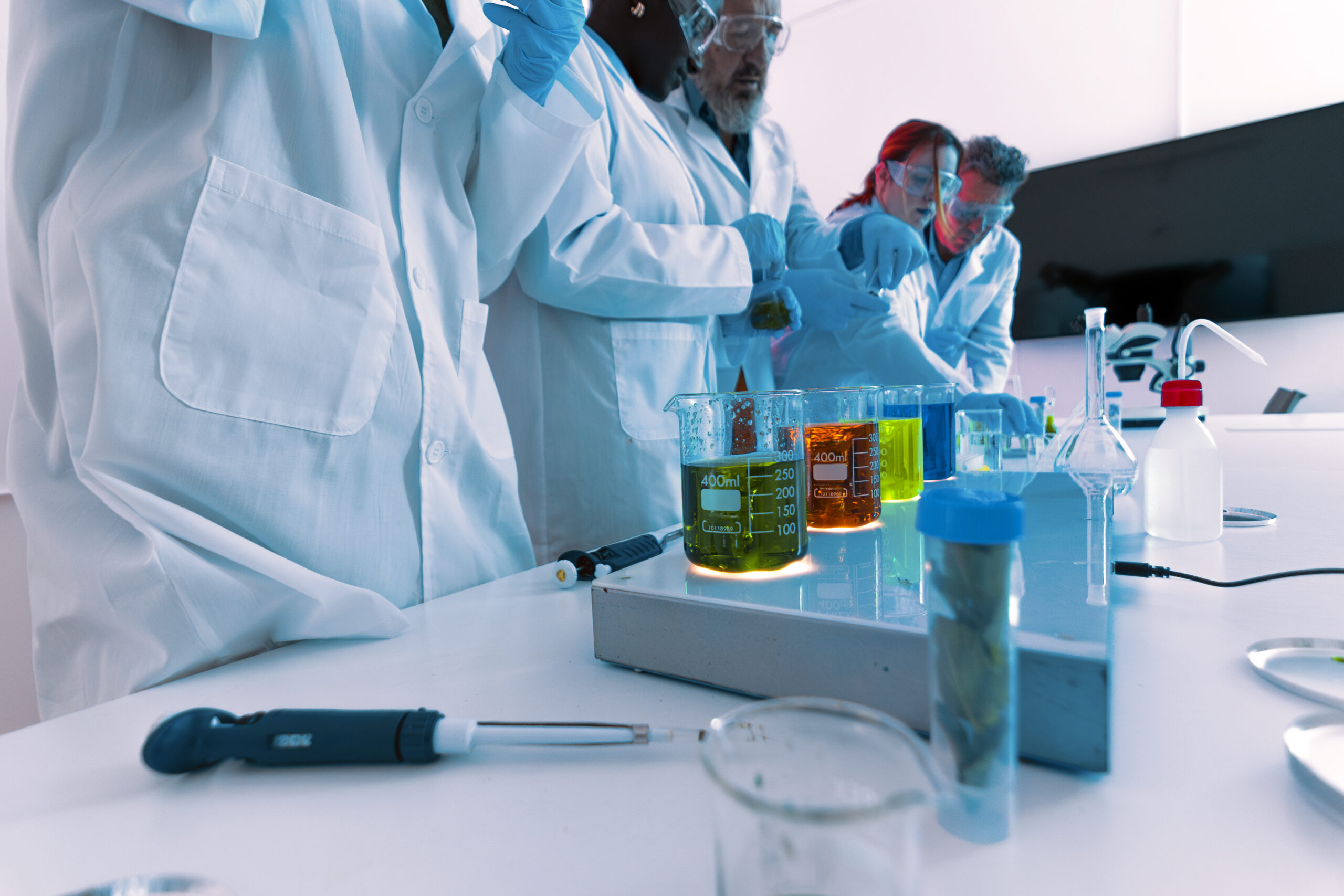 Concentração de soluções: tipos, fórmulas e cálculos para o Enem