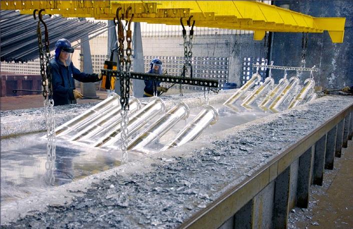 A eletrogalvanização é um processo de transformação química de uso industrial.